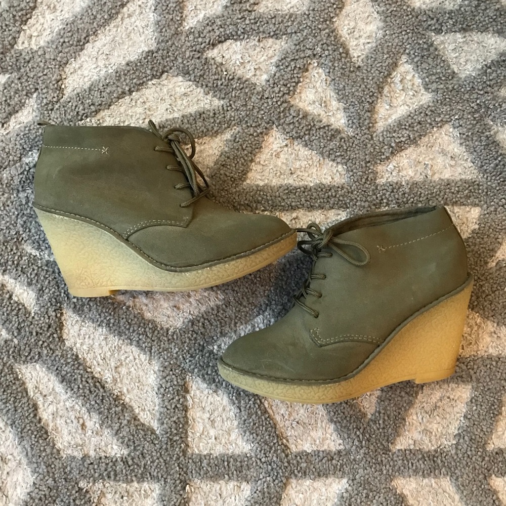 Old Navy Green Booties